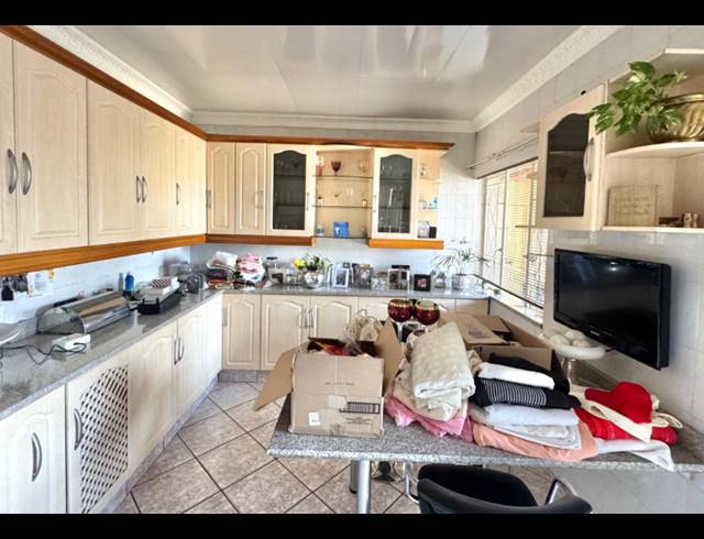 4 BEDROOM HOUSE FOR SALE IN WINCHESTER HILLS